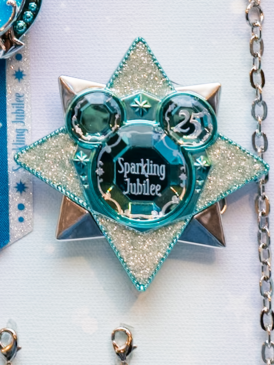 ジュビリーバッジ　コンパス