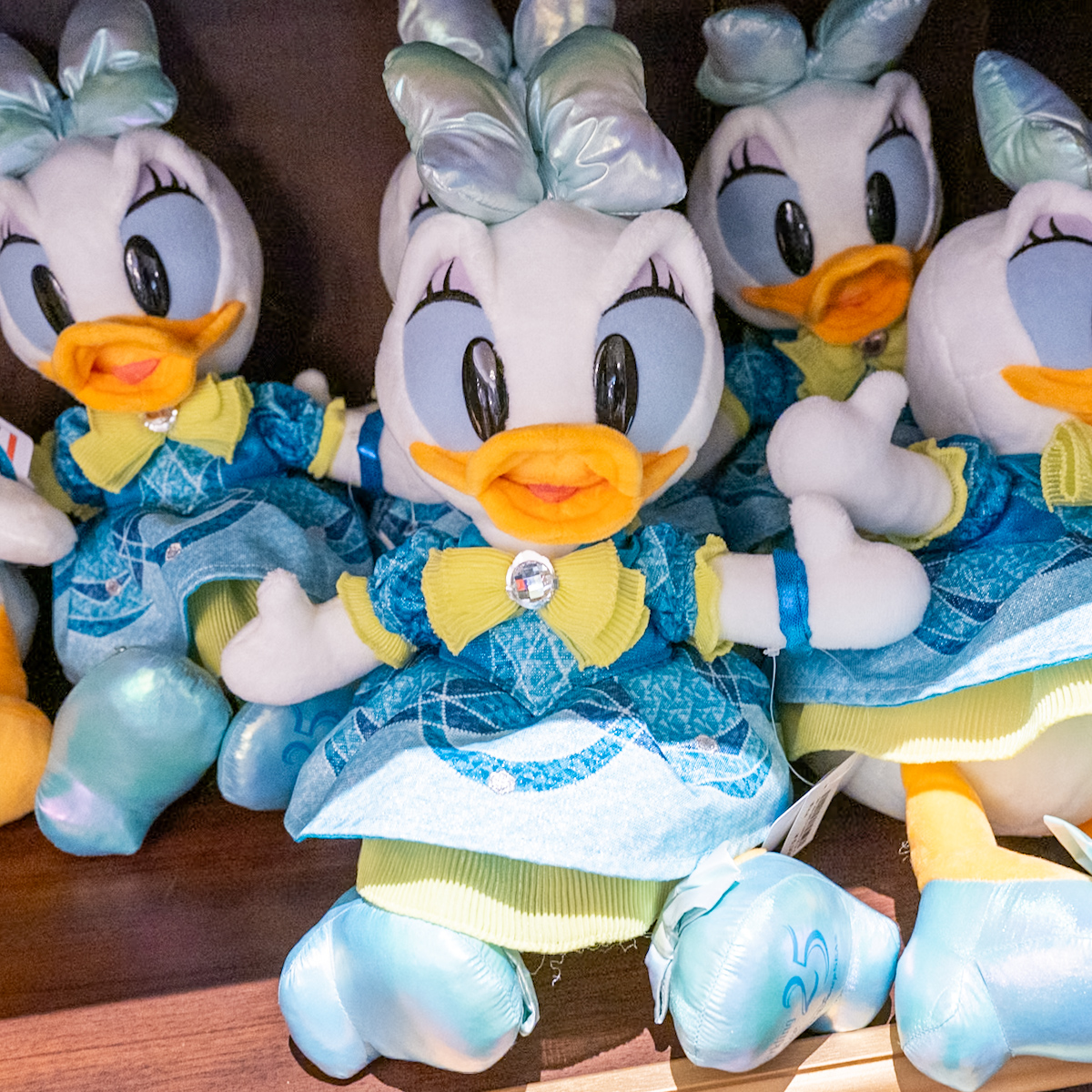 デイジーダックぬいぐるみ