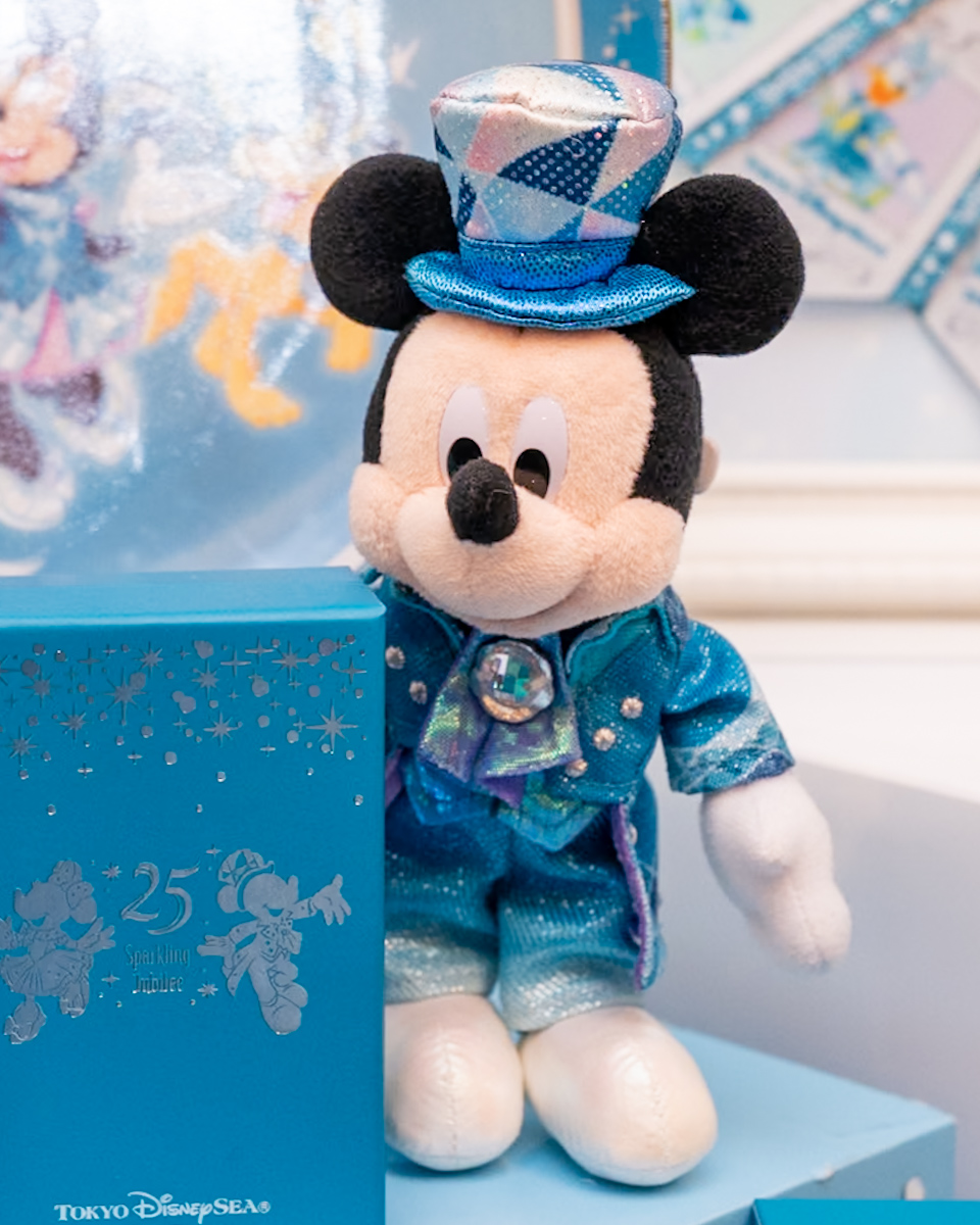 ミッキーぬいぐるみバッジ