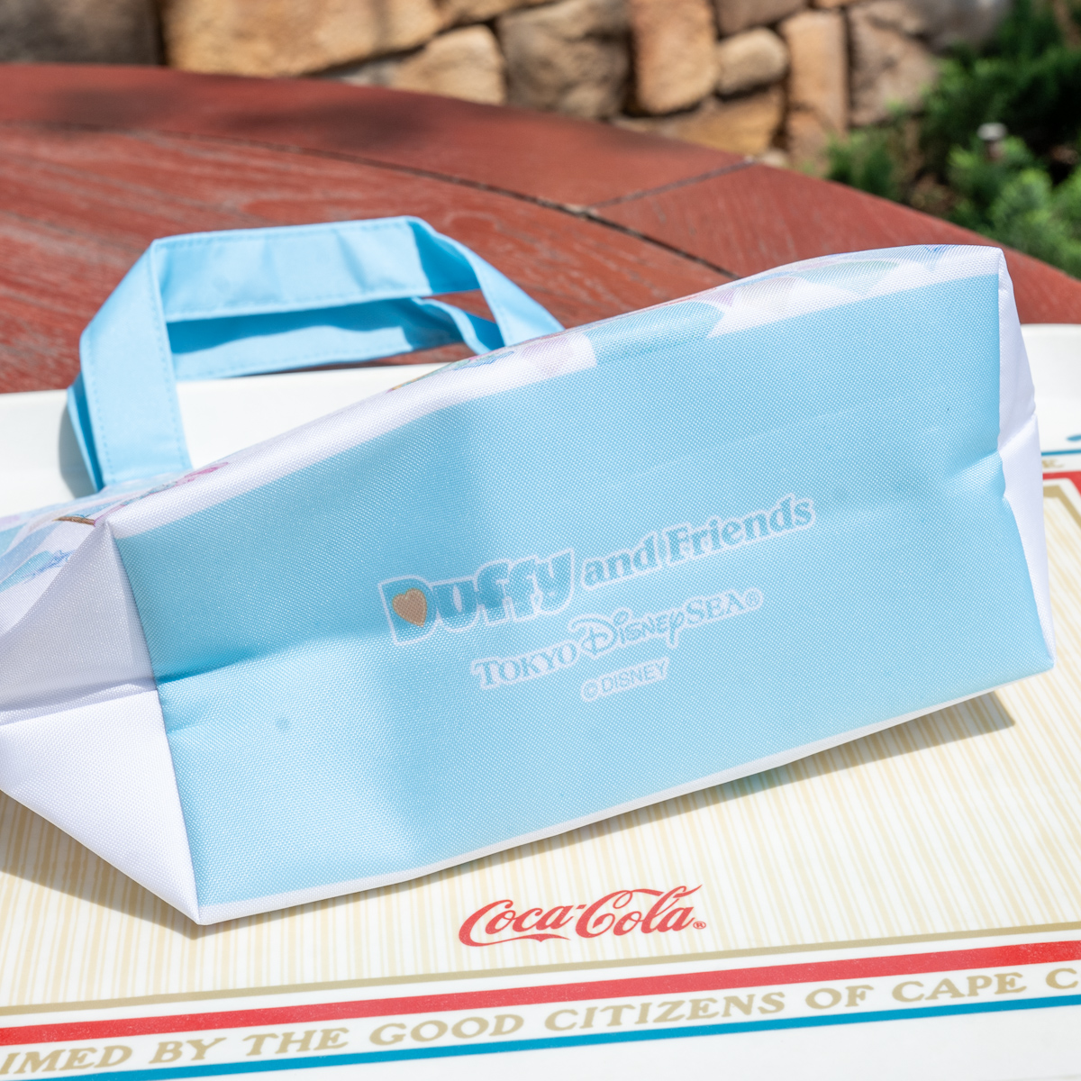 東京ディズニーシー「ダッフィー&フレンズのファインド・ユア・ビューティフル・ブルー!」スーベニアランチケース 底面