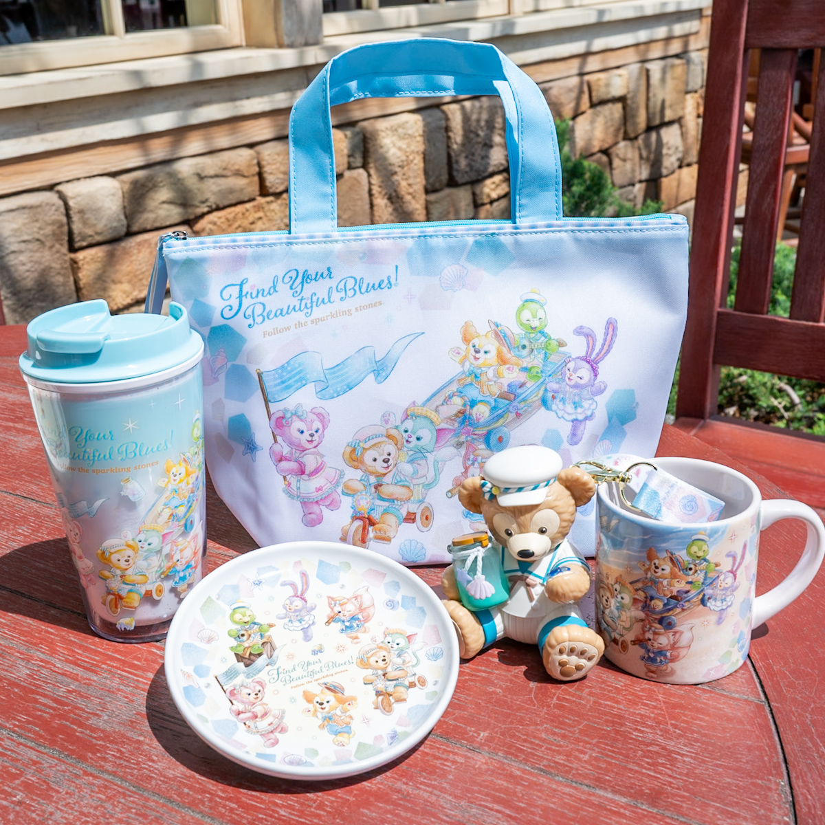 東京ディズニーシー「ダッフィー&フレンズのファインド・ユア・ビューティフル・ブルー!」スーベニアランチケースなど