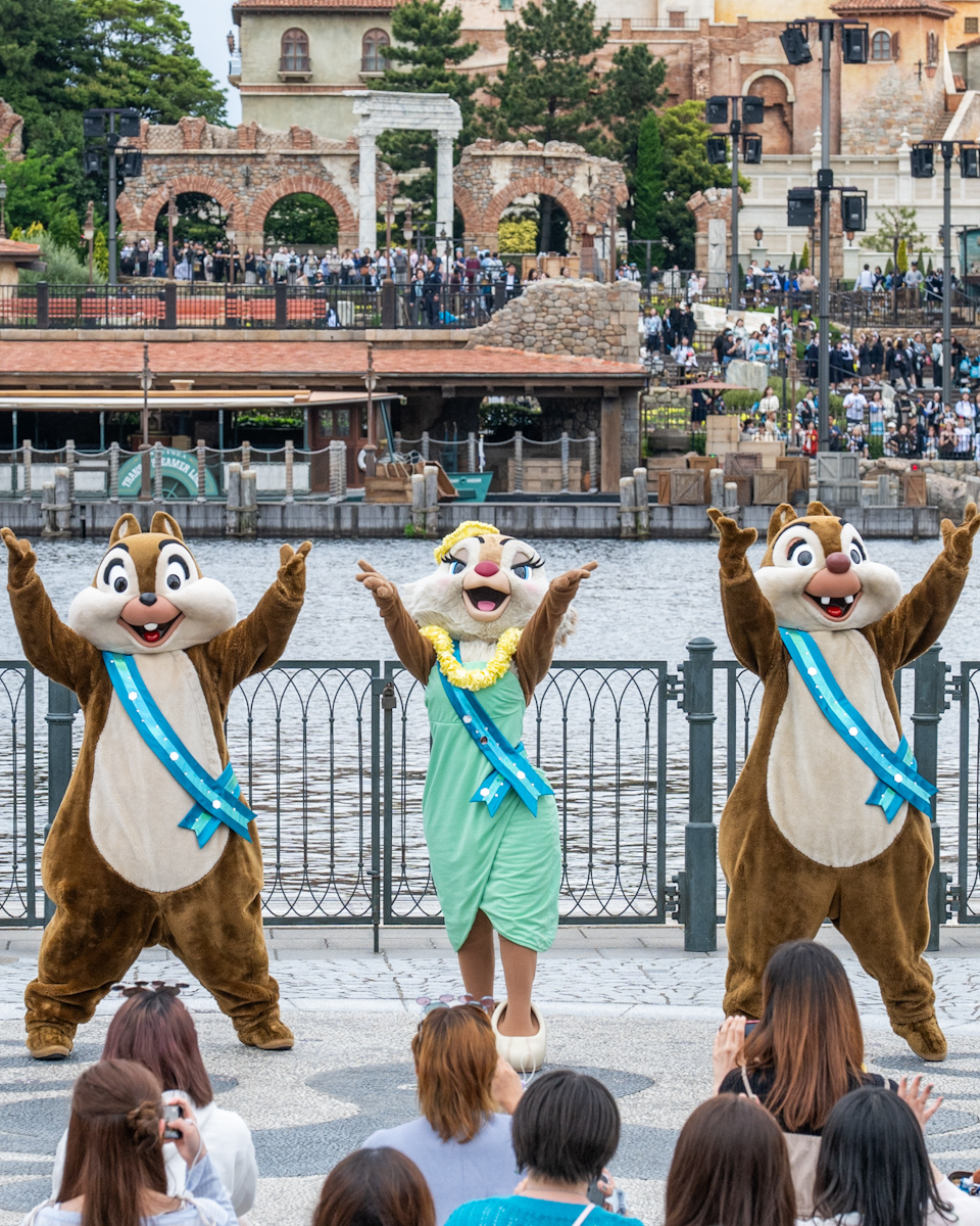 東京ディズニーシー25周年”スパークリング・ジュビリー”エンターテイメント「スパークリング・ジュビリー・セレブレーション」チップとデールとクラリス