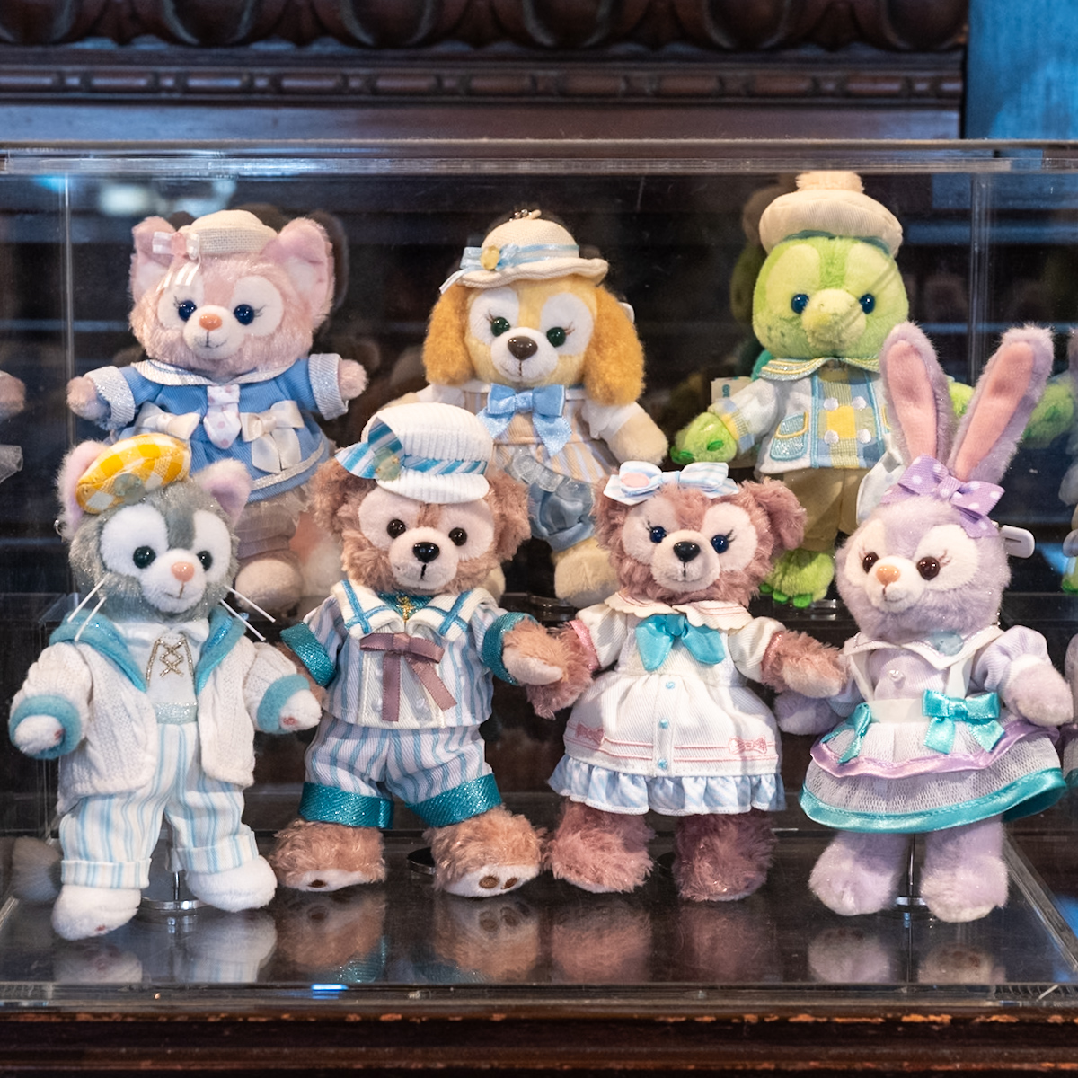 東京ディズニーシー「ダッフィー&フレンズのファインド・ユア・ビューティフル・ブルー!」スペシャルグッズ ぬいぐるみバッジ