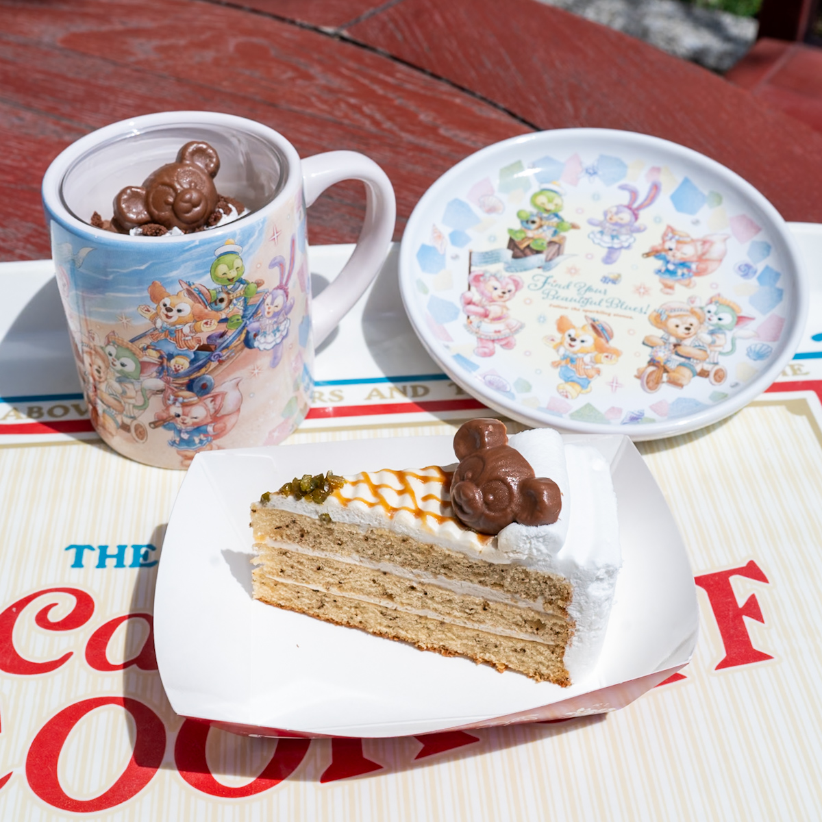 「ダッフィー＆フレンズのファインド・ユア・ビューティフル・ブルー」紅茶パンナコッタ＆ミルクムース、スーベニアカップ，プレート付きまとめ