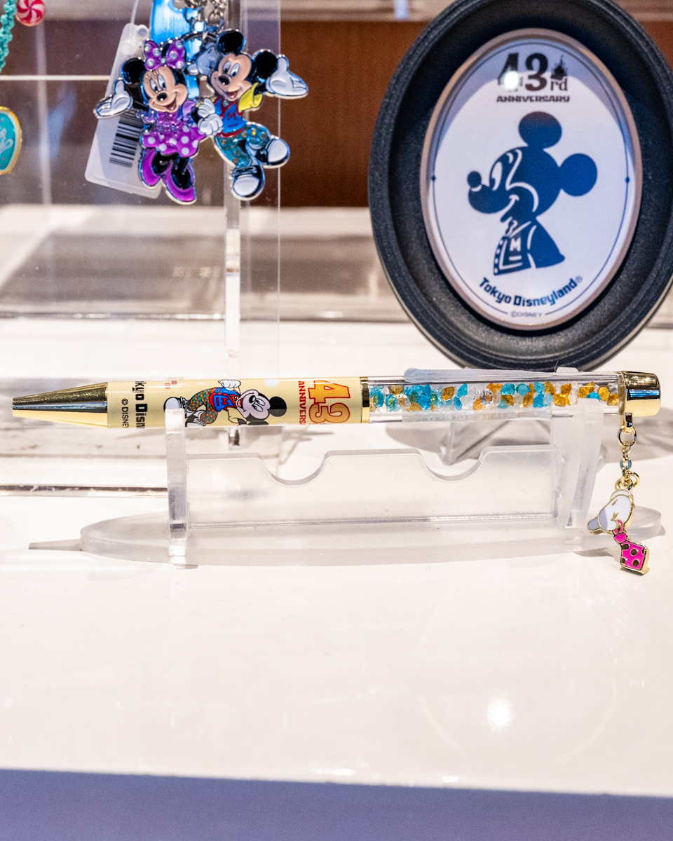 東京ディズニーランド開園43周年記念ガラスグッズ・お土産　ボールペン1