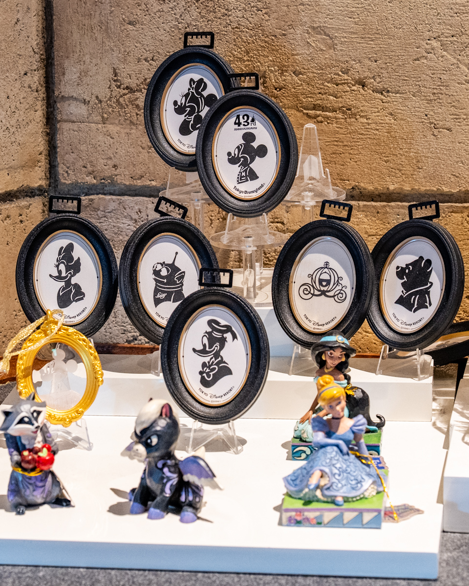 東京ディズニーランド開園43周年記念ガラスグッズ・お土産　壁飾り1