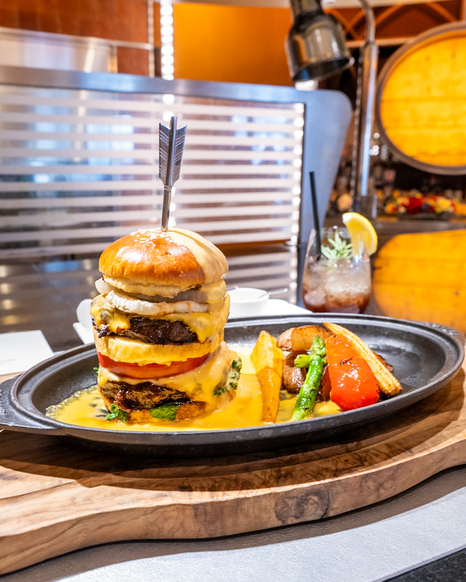 エンパイア・グリル”エンパイア・グランドバーガー（平日限定）”紹介