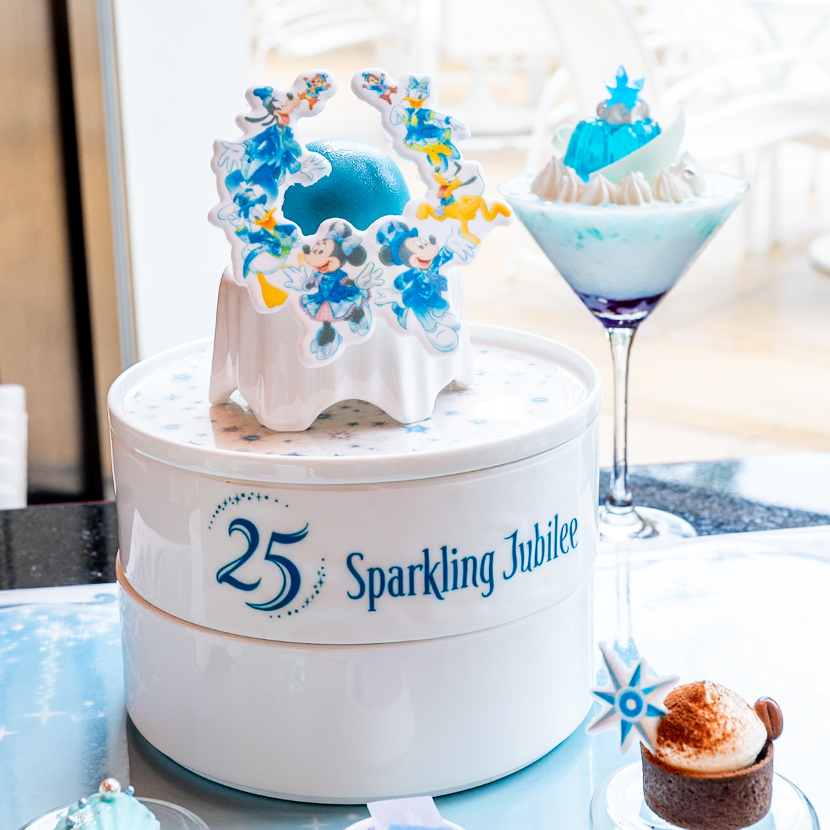 東京ディズニーシー25周年“スパークリング・ジュビリー”プレミアムスウィーツセット　中央