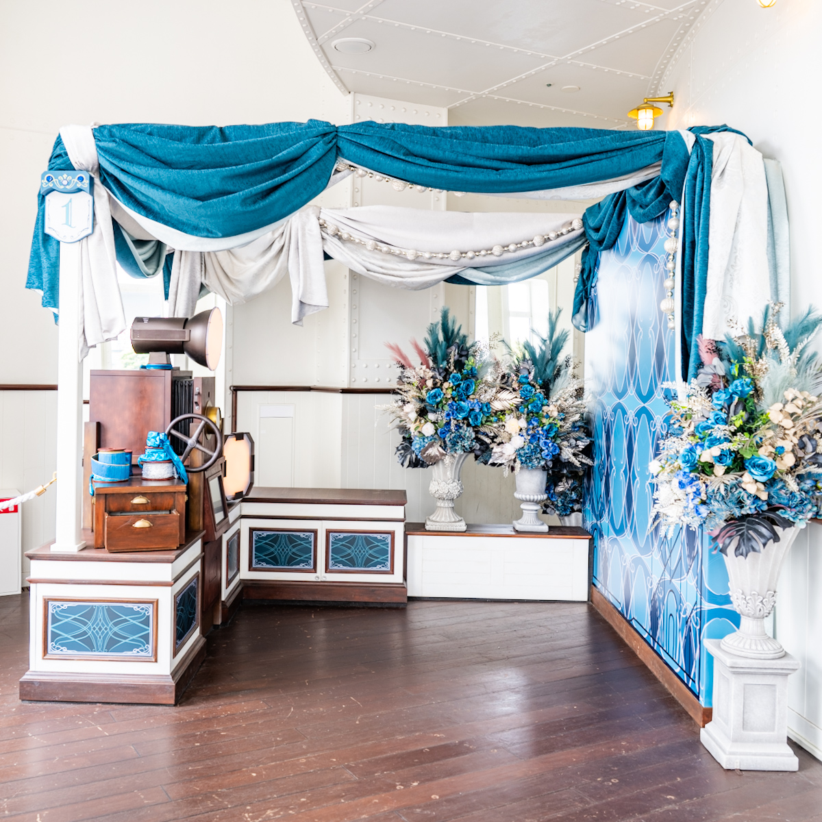 限定の撮影ブースで記念撮影