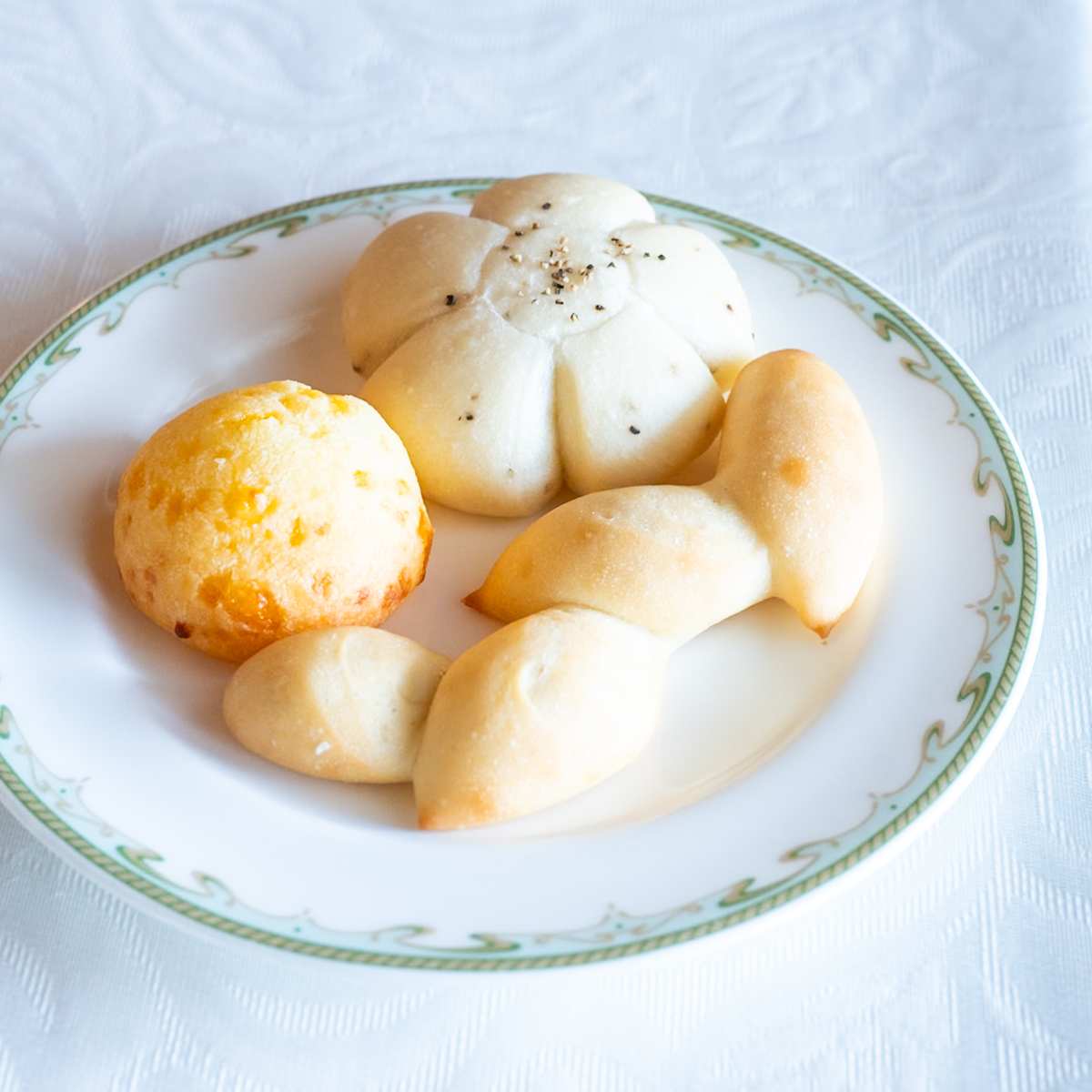 パン（エピ、チーズ、ブラックペッパー）