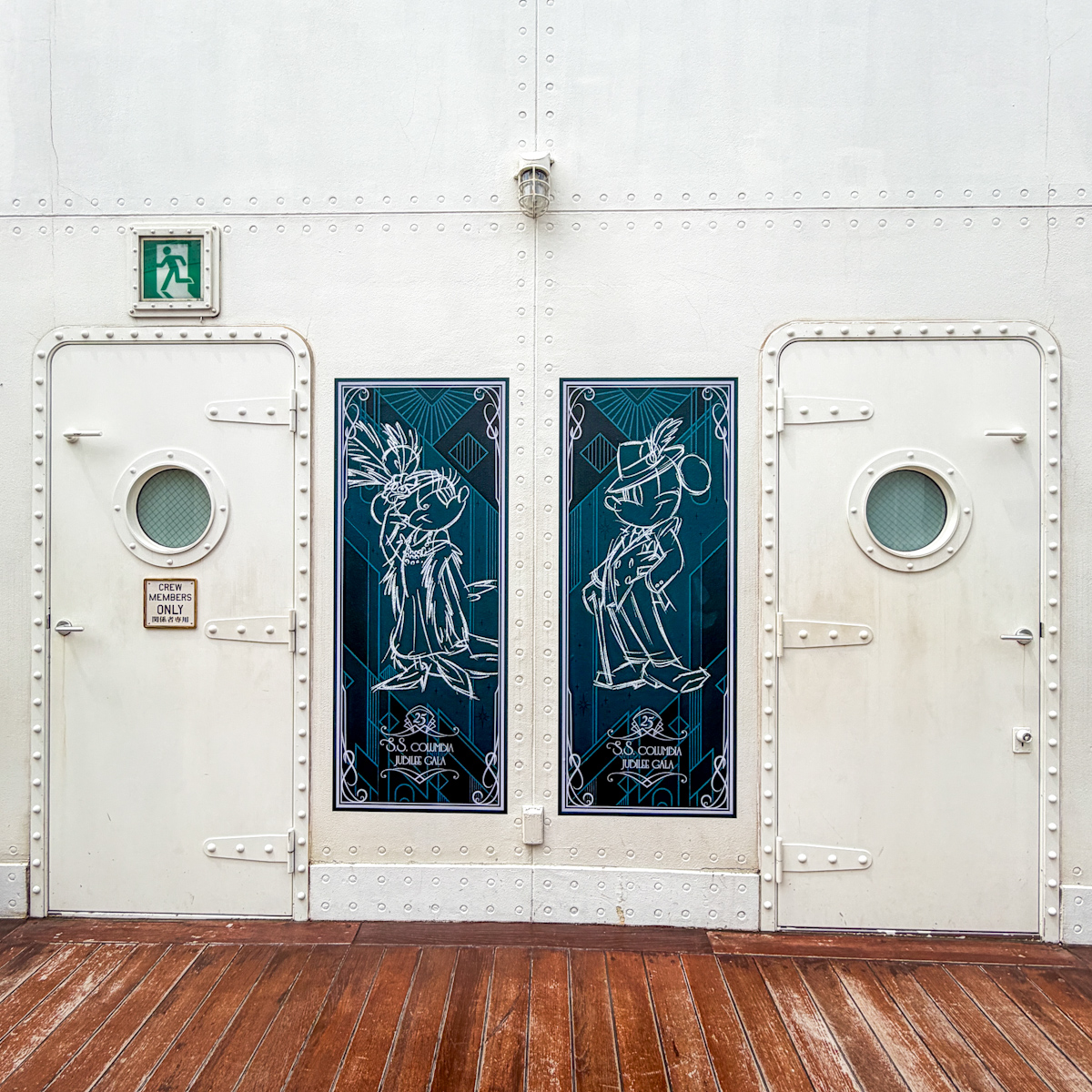 「東京ディズニーシー25周年“スパークリング・ジュビリー”」S.S.コロンビア号 ジュビリーガラ　デッキ1