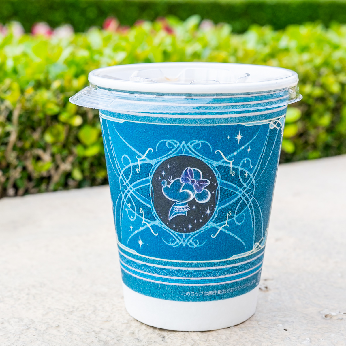 ソフトドリンク　カップ25周年デザイン