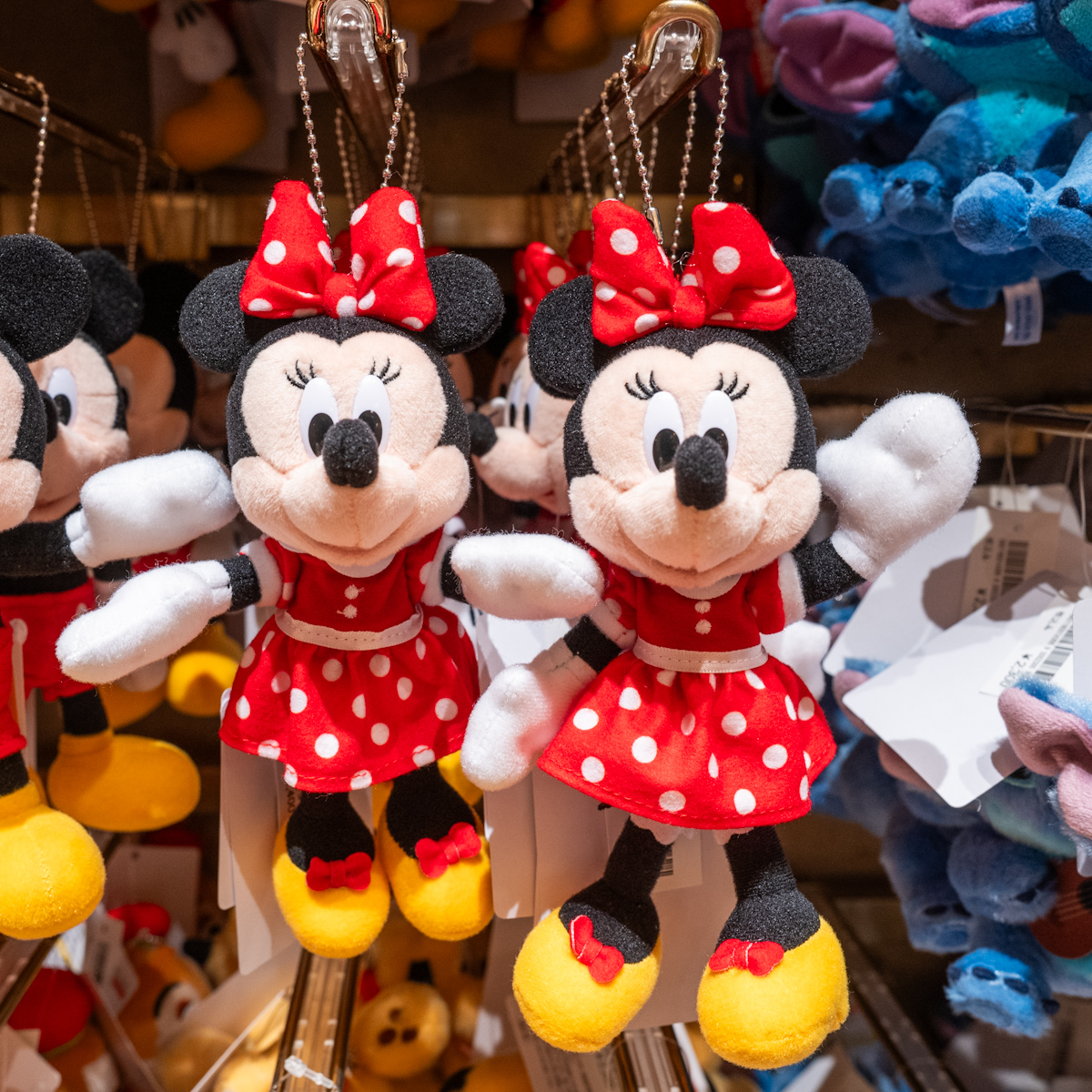 ミニーぬいぐるみバッジ（ポージープラッシー）