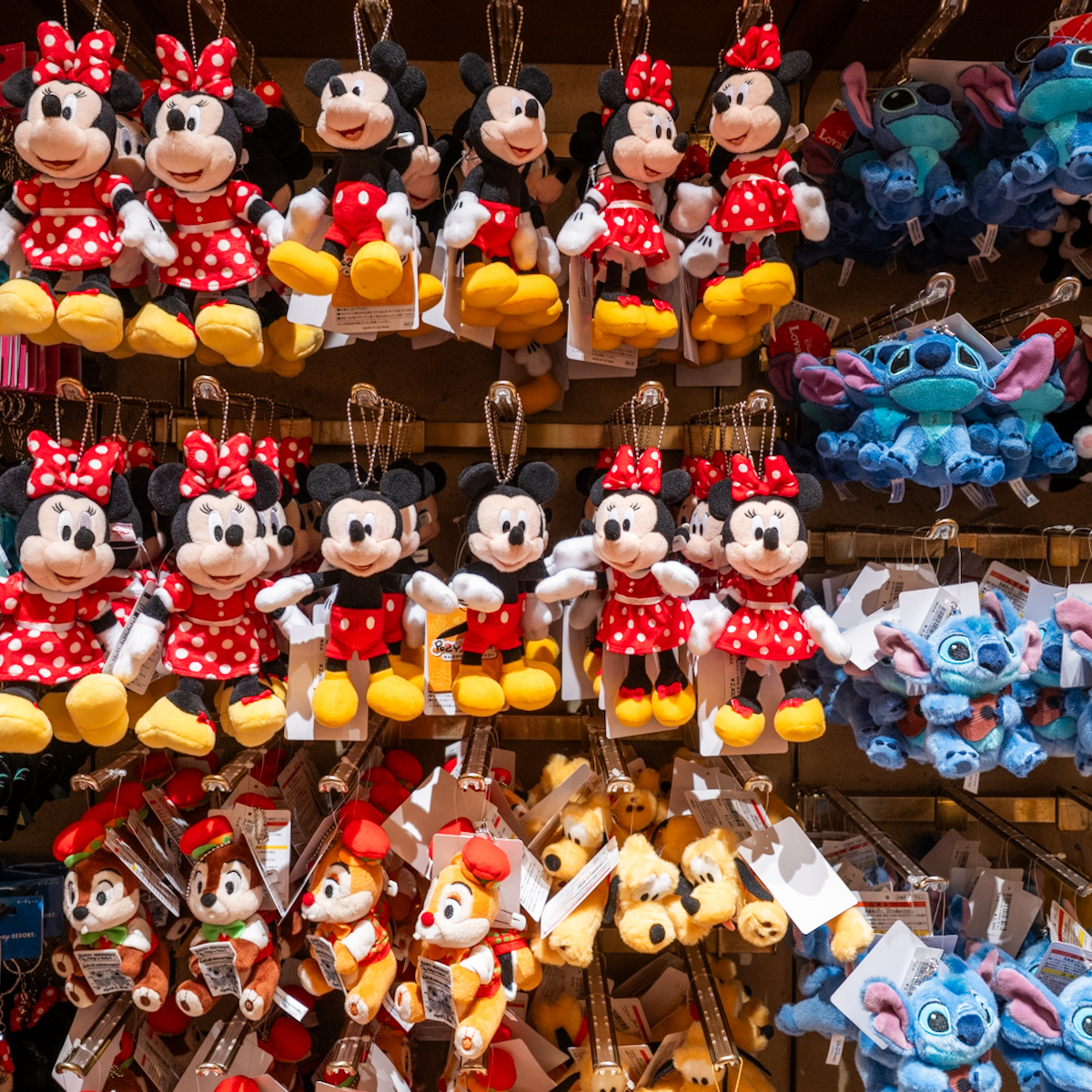 ミニーぬいぐるみバッジ（ポージープラッシー）お土産