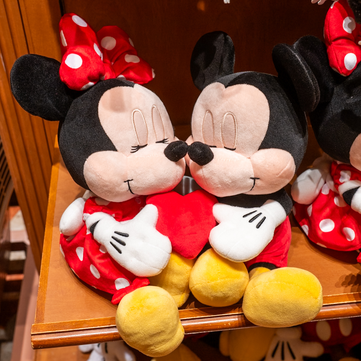 東京ディズニーランド　ミッキー、ミニーぬいぐるみ、チャーム