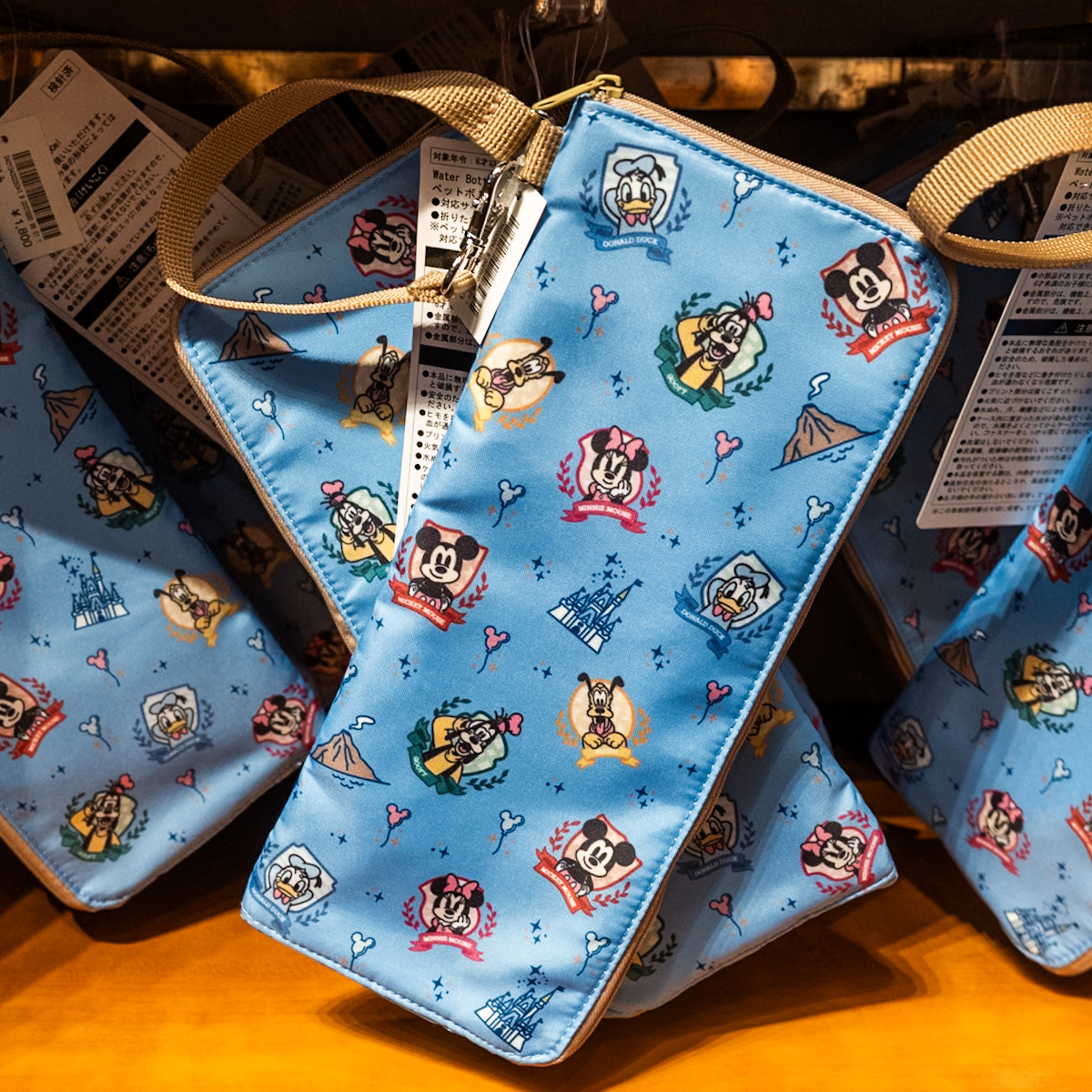 東京ディズニーリゾート「GOOD TIMES FRIENDS」グッズ　ペットボトルケース