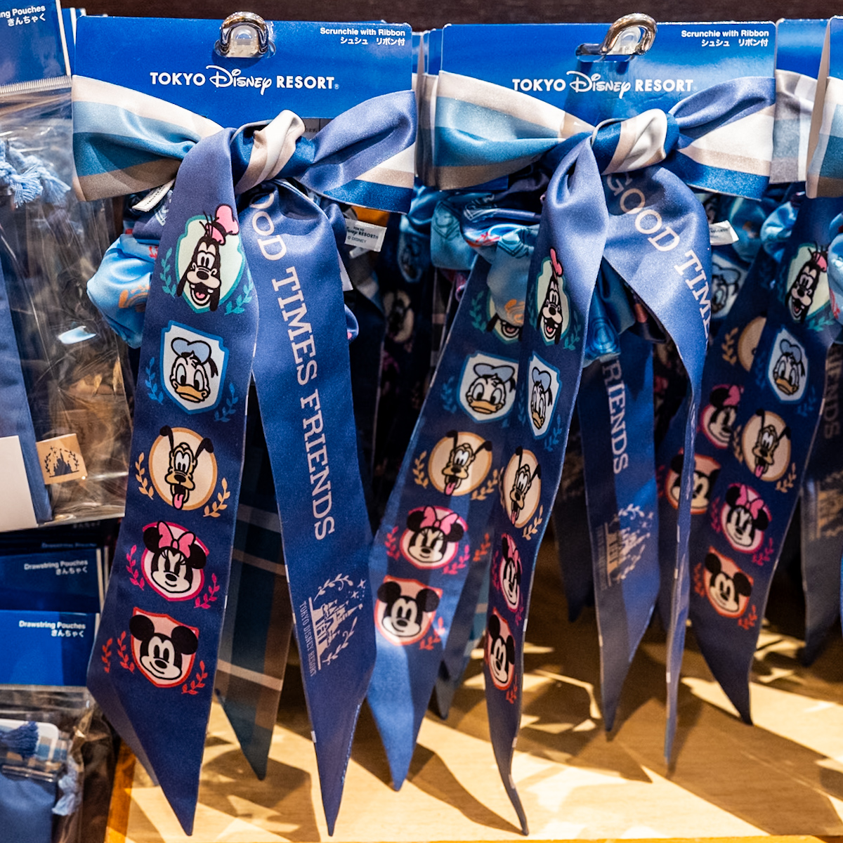 東京ディズニーリゾート「GOOD TIMES FRIENDS」グッズ　シュシュ