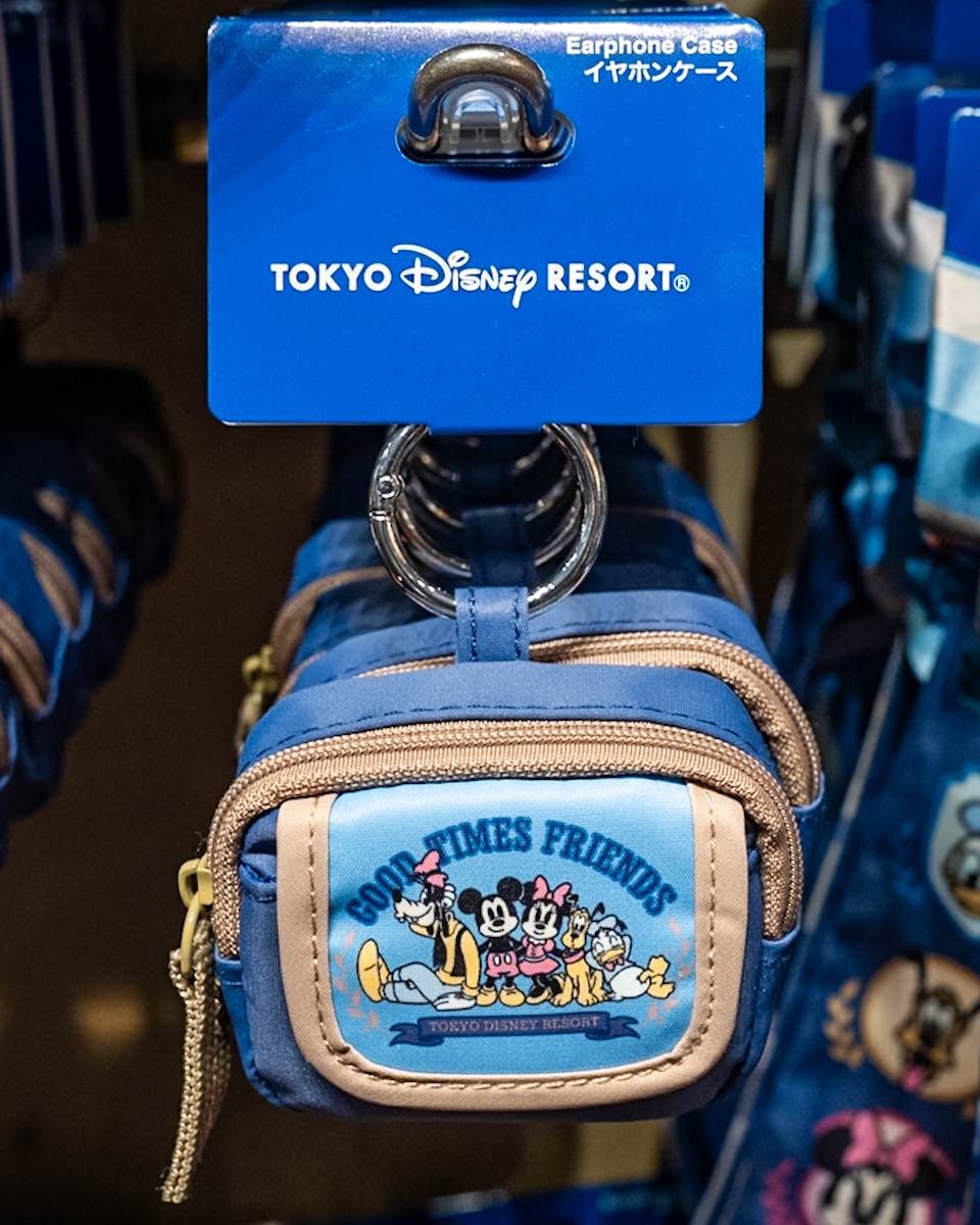 東京ディズニーリゾート「GOOD TIMES FRIENDS」グッズ　イヤホンケース