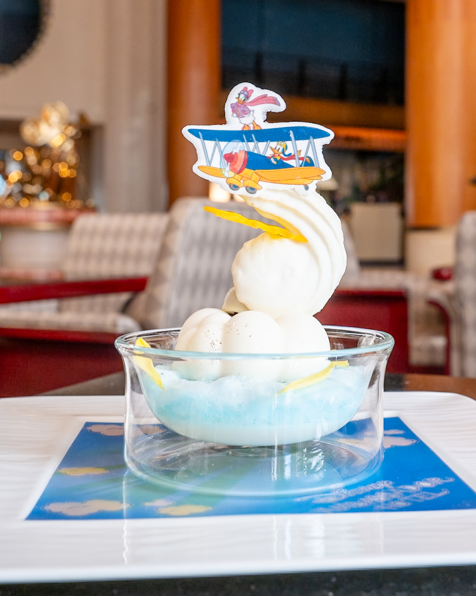 チェリーガナッシュ入りクリームチーズムースとコーヒーゼリー