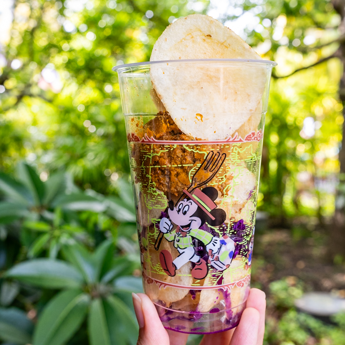 東京ディズニーシー「ルックアウト・クックアウト」バタービーフカレー＆チップス（Calbeeポテトチップスうすしお味使用）１