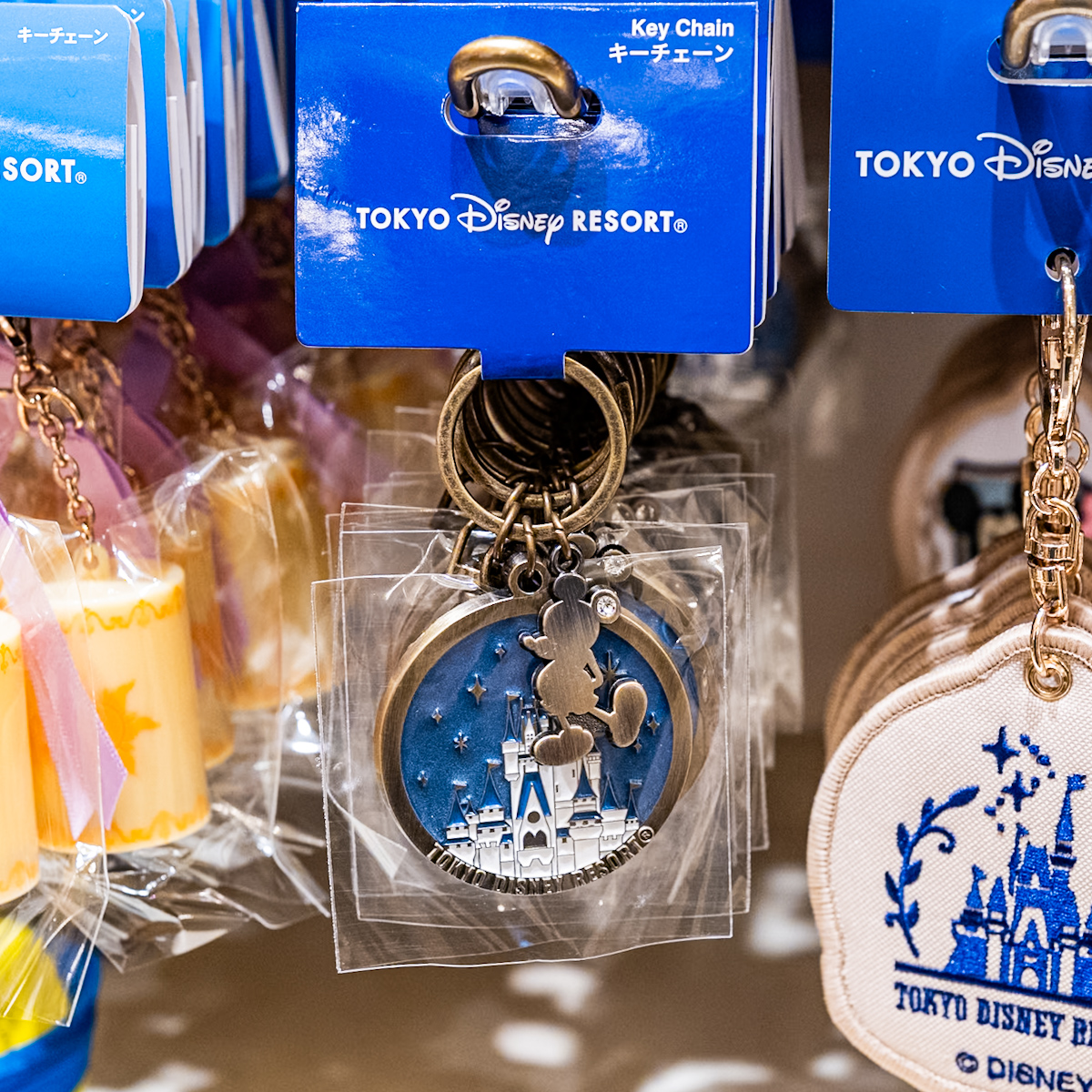 東京ディズニーランド　シンデレラ城＆ミッキーキーチェーンお土産