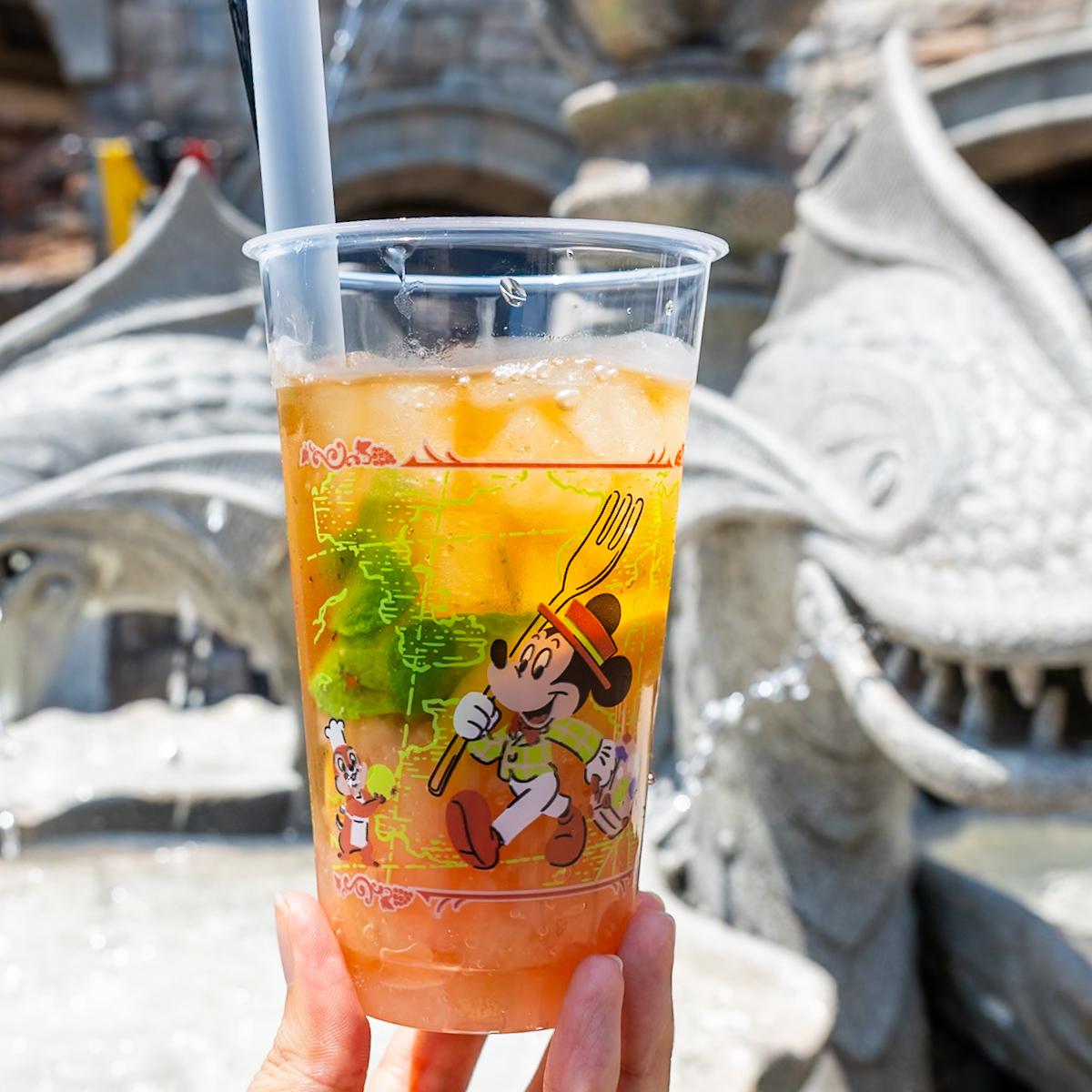 「リフレスコス」東京ディズニーシー・フード&ワイン・フェスティバル「ピーチミントアイスティー(キリン 午後の紅茶 ストレートティー使用)」1