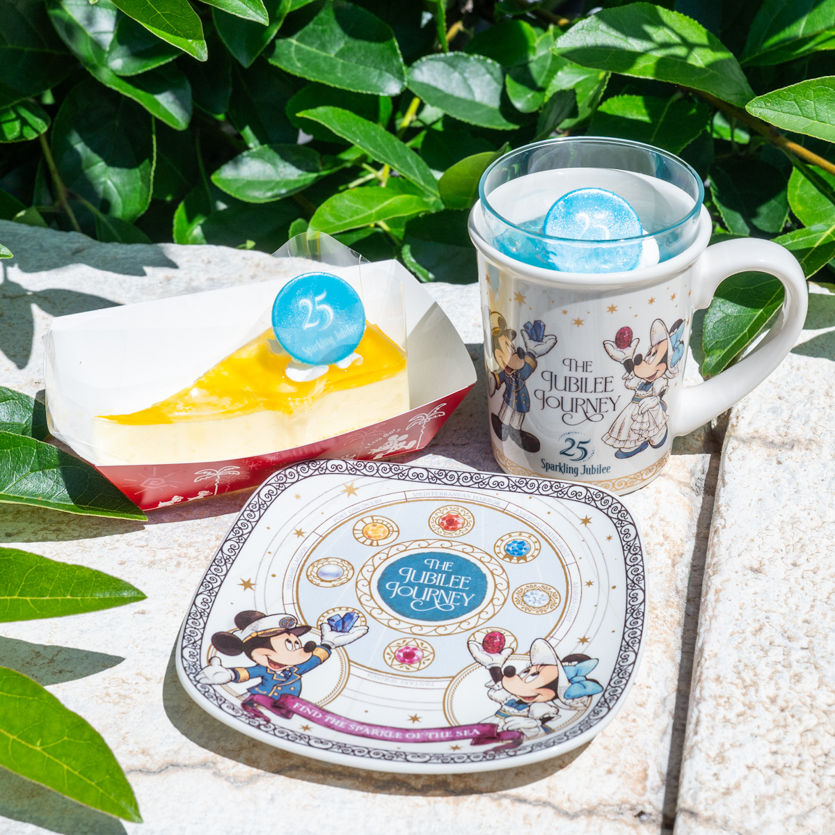 東京ディズニーシー25周年”スパークリング・ジュビリー”ヒュウガナツレアチーズケーキ、スーベニアプレート付き