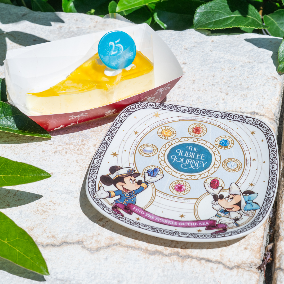 東京ディズニーシー25周年”スパークリング・ジュビリー”ヒュウガナツレアチーズケーキ、スーベニアプレート付き2