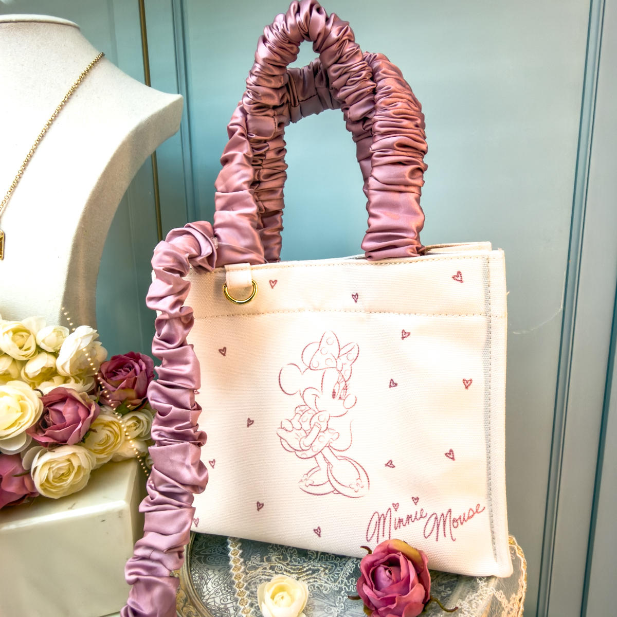 フリルデザインがかわいい！東京ディズニーリゾート ミニーマウス