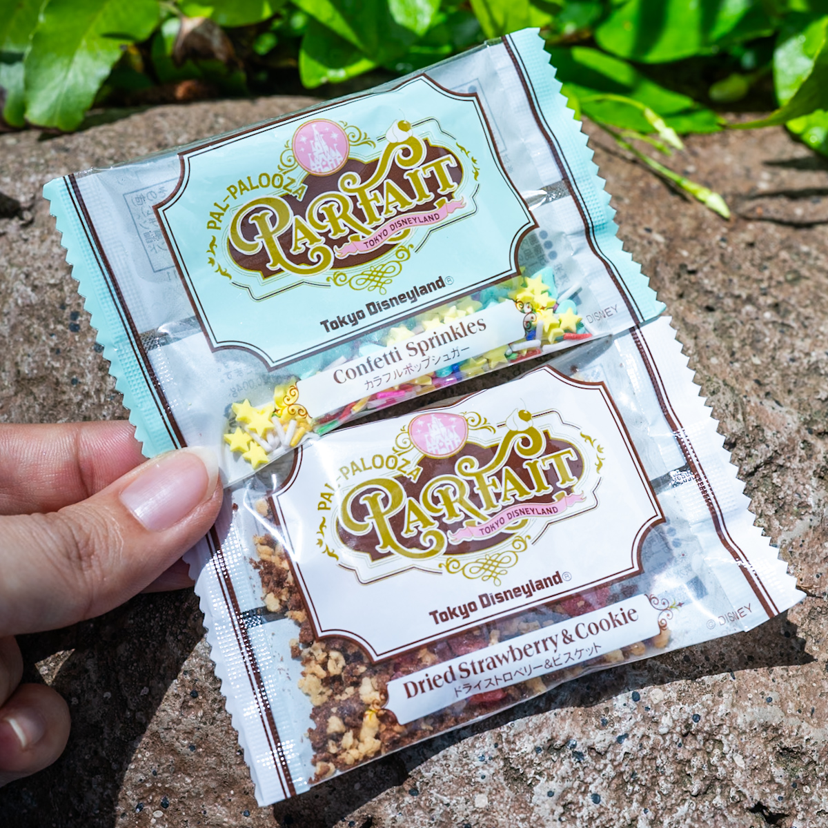 ドライストロベリー＆ビスケット（プラス250円）やカラフルポップシュガー（プラス250円）