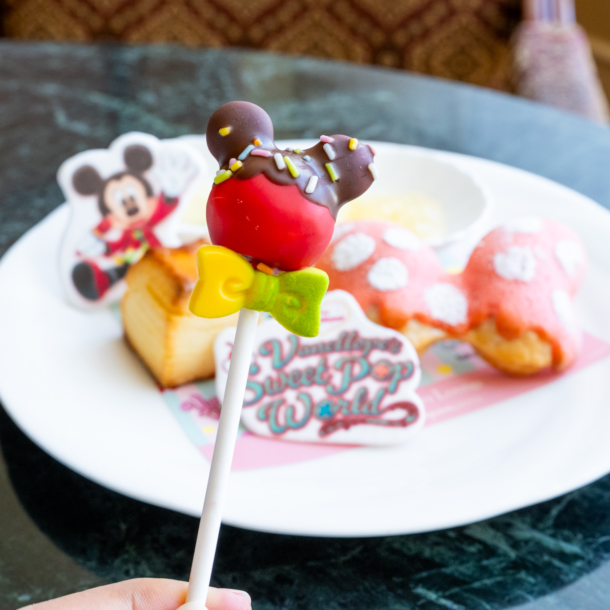 ミッキー、ミニーモチーフのスペシャルドリンクも！ドリーマーズ・ラウンジ「ディズニー・パルパルーザ“ヴァネロペのスウィーツ・ポップ・ワールド”」スペシャルセット（後期）