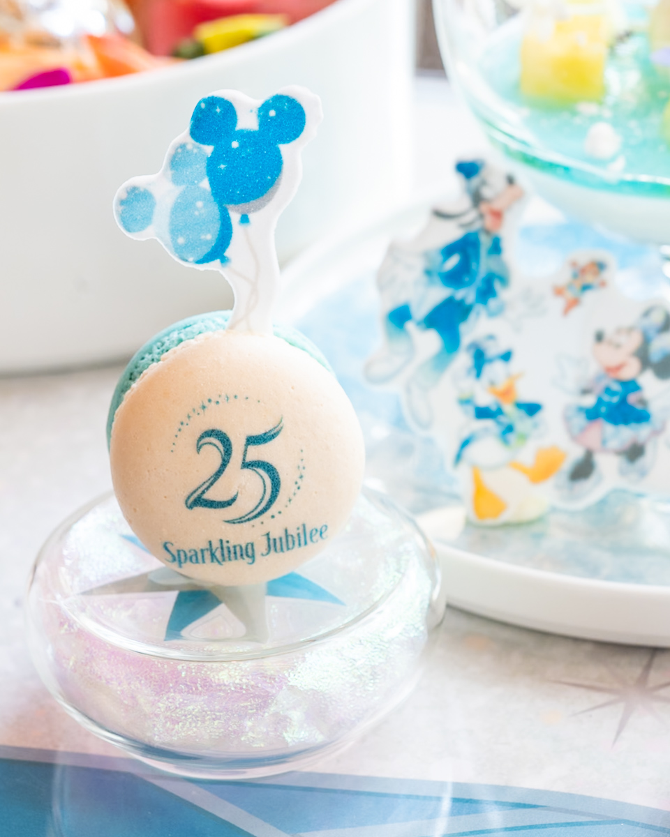 「ハイピリオン・ラウンジ」東京ディズニーシー25周年“スパークリング・ジュビリー”プレミアムスウィーツセット　マカロン