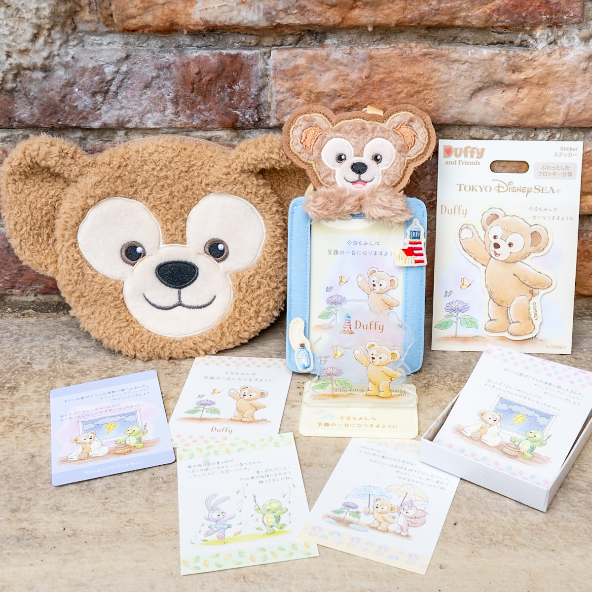ダッフィーたちが小さな幸せを見つける姿をデザイン！東京ディズニー