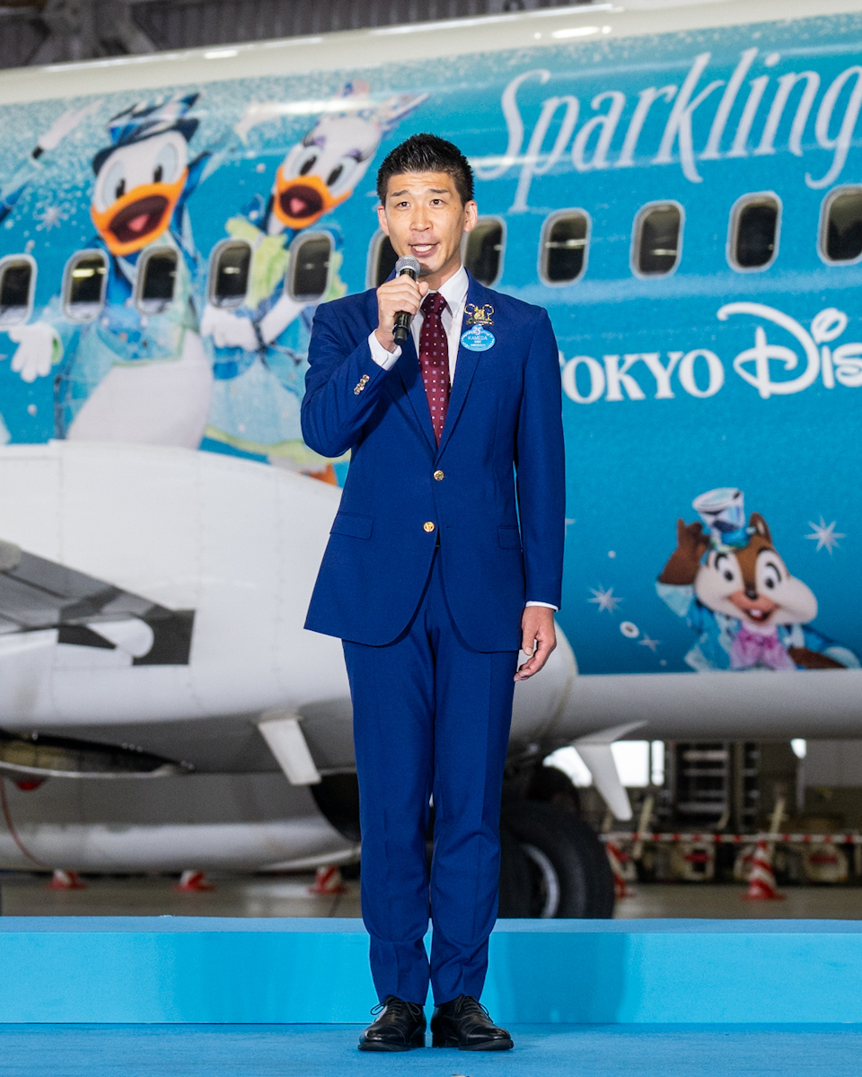 『東京ディズニーシー25周年“スパークリング・ジュビリー”』日本航空「JAL Jubilee Express」亀田真吾