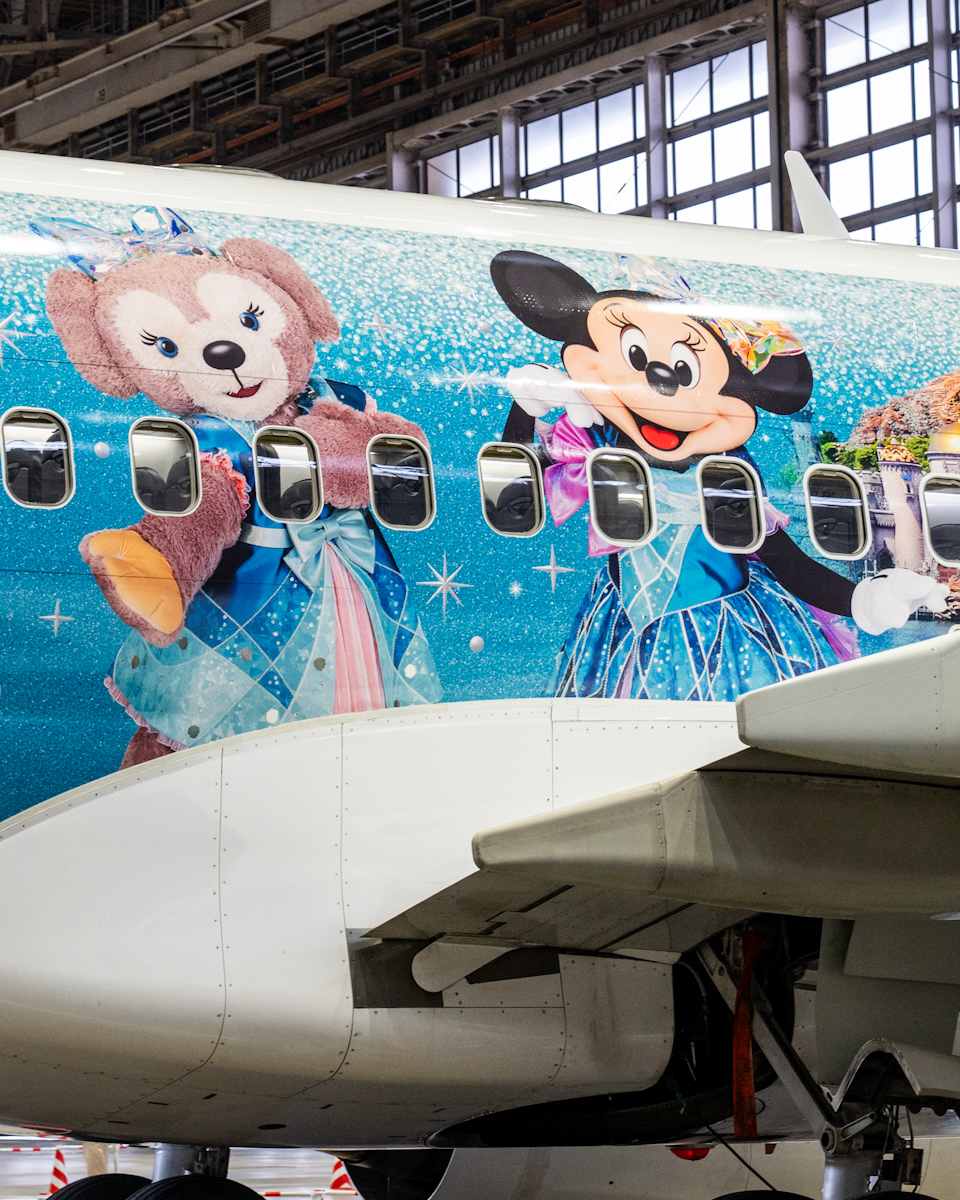 『東京ディズニーシー25周年“スパークリング・ジュビリー”』日本航空「JAL Jubilee Express」機体　シェリーメイ