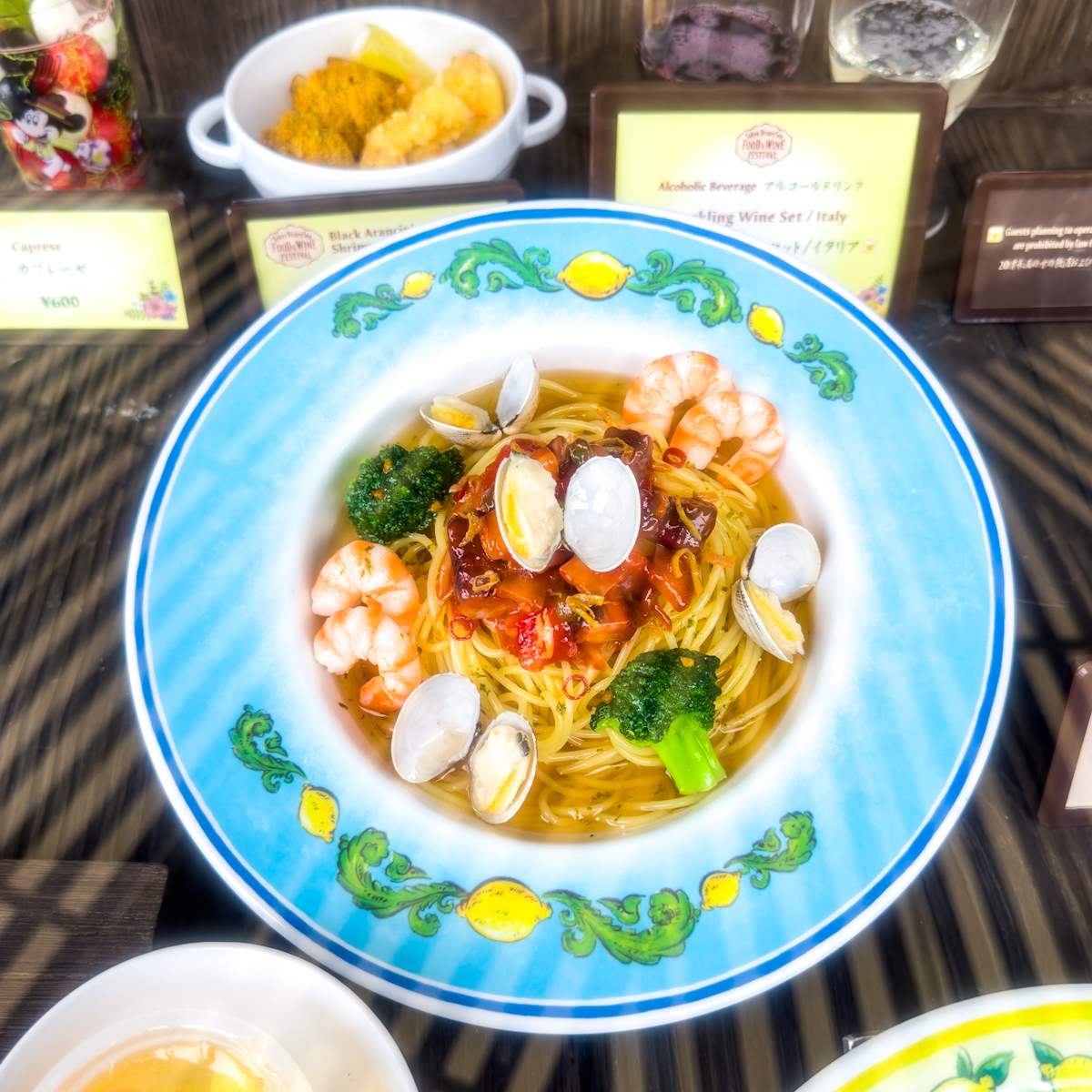 東京ディズニーシー「カフェ・ポルトフィーノ」冷製シーフードパスタ ディスプレイ