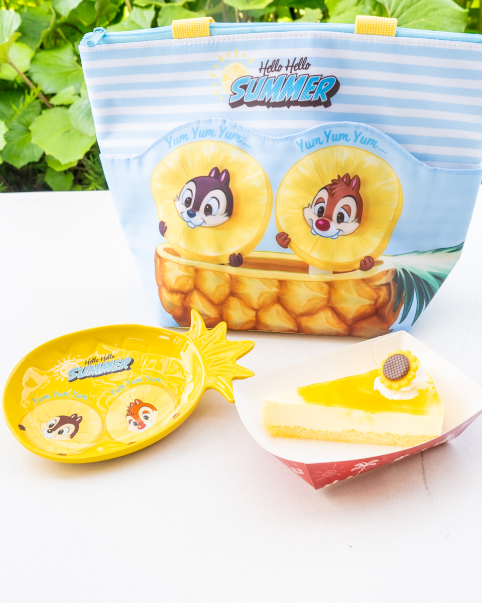 東京ディズニーランド「Hello Hello SUMMER」ヒュウガナツレアチーズケーキ、スーベニアプレート付き