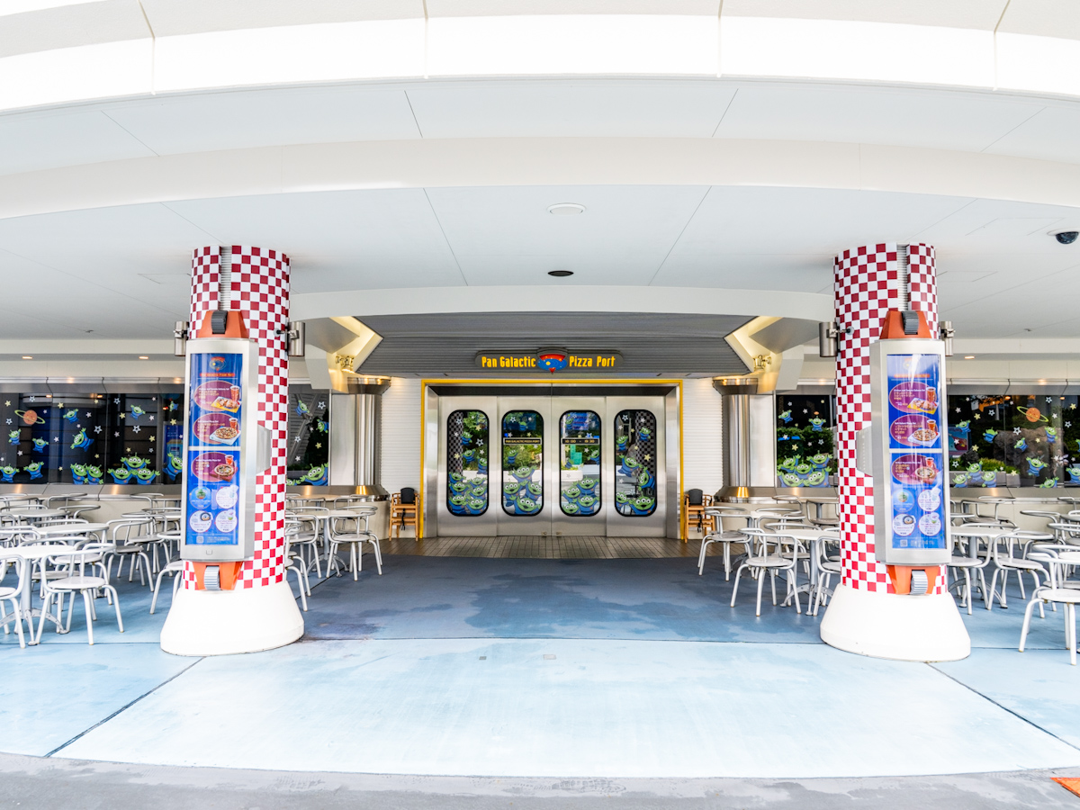 東京ディズニーランド「ファンタイム・ウィズ・トイ・ストーリー5」デコレーション　パン・ギャラクティック・ピザ・ポート