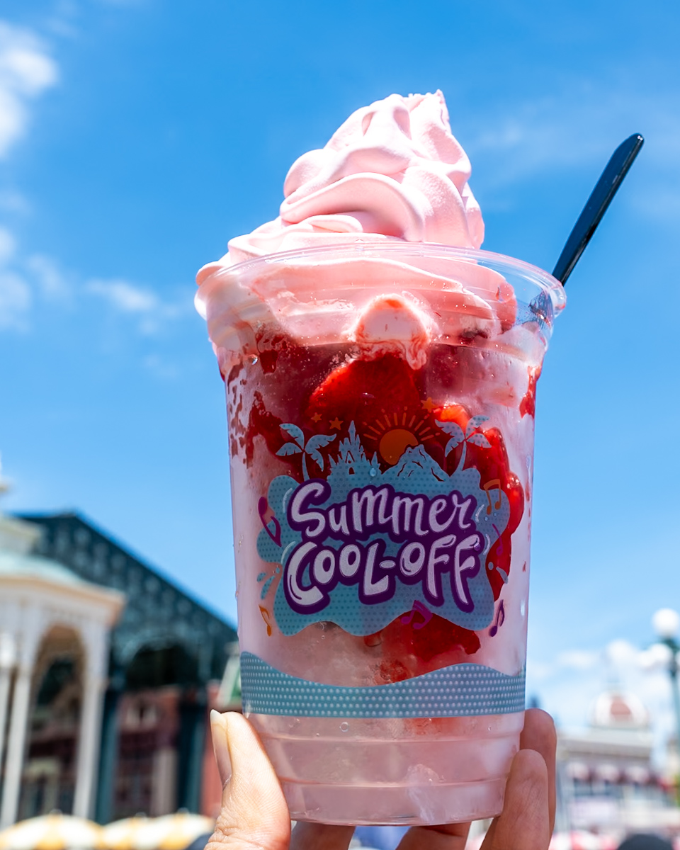 東京ディズニーランド「アイスクリームコーン」シェイブアイスサンデー（ストロベリー）4