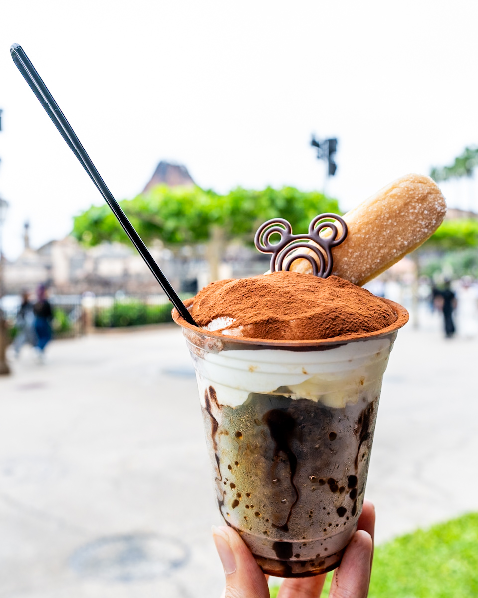 東京ディズニーシー「カフェ・ポルトフィーノ」コーヒーのグラニータ、ティラミス仕立て